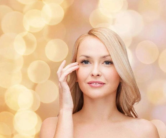 40+ middle-aged women who want to be younger than their peers must have these eight essential oils